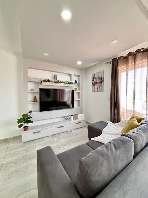 Elegant 2 Bedroom Penthouse In St Julians Stj411 contacts